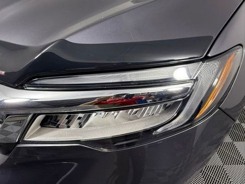 Used 2022 Honda Pilot Touring image 11
