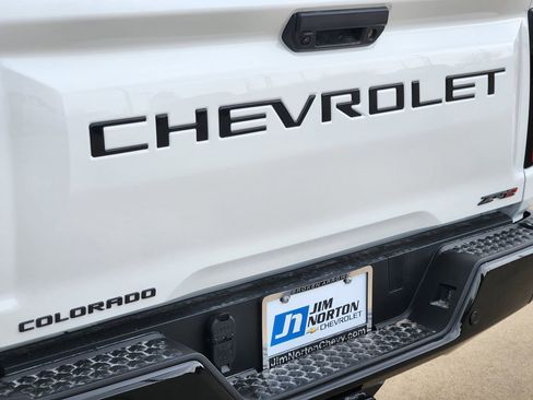 New 2026 Chevrolet Colorado ZR2 w/ Technology Package AWD/4WD image 7