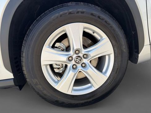 Certified 2020 Toyota Highlander LE FWD image 12