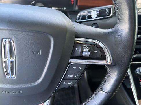Used 2019 Lincoln Navigator Reserve AWD/4WD image 32