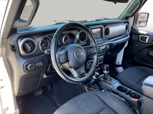 Used 2018 Jeep Wrangler Unlimited Sport S AWD/4WD image 16