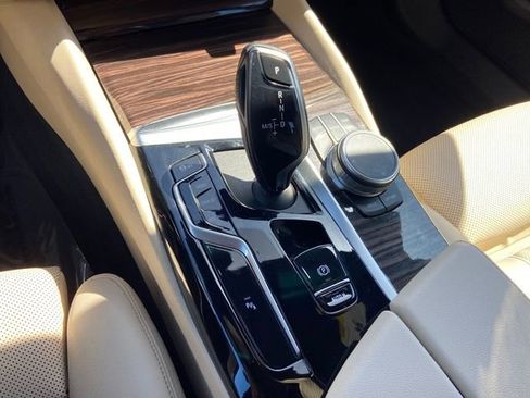 Used 2021 BMW 530i xDrive w/ Premium Package AWD/4WD image 22