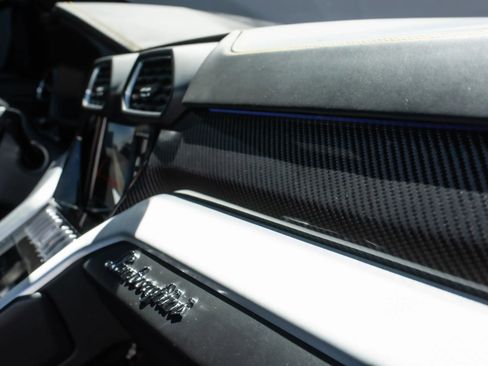 Used 2020 Lamborghini Urus image 29