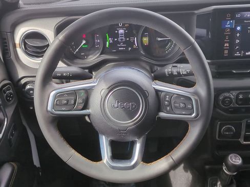 Used 2024 Jeep Wrangler Unlimited Sahara AWD/4WD image 23