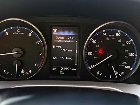 Used 2017 Toyota RAV4 XLE FWD image 33