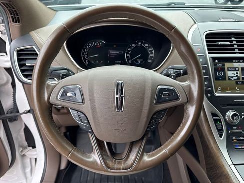 Used 2016 Lincoln MKX Reserve FWD image 4