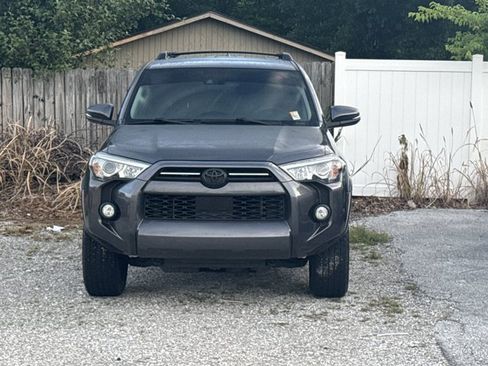 Used 2020 Toyota 4Runner SR5 Premium w/ Moonroof Package RWD image 2
