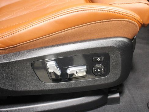 Used 2024 BMW X6 xDrive40i w/ Executive Package AWD/4WD image 35