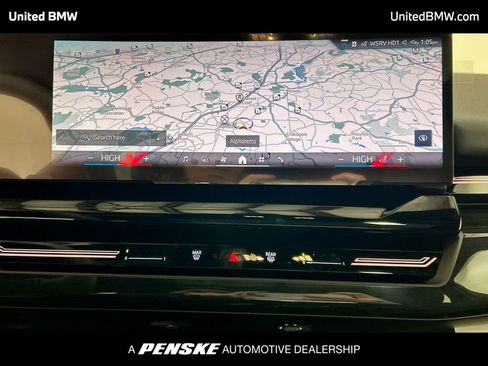 Used 2025 BMW 530i xDrive w/ Premium Package image 18