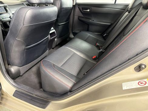 Used 2015 Toyota Camry SE image 20