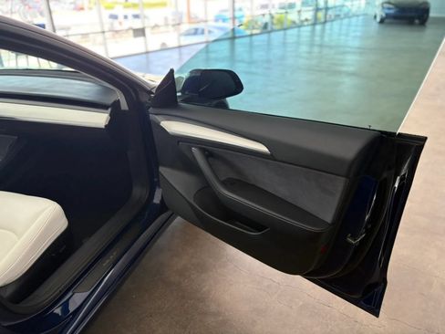 Used 2022 Tesla Model 3 RWD image 13