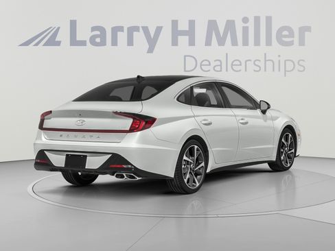 Used 2023 Hyundai Sonata SEL Plus FWD image 2