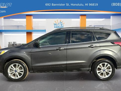 Used 2018 Ford Escape SE w/ Ford Safe & Smart Package image 2