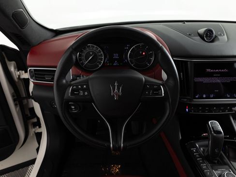 Used 2021 Maserati Levante S AWD/4WD image 30