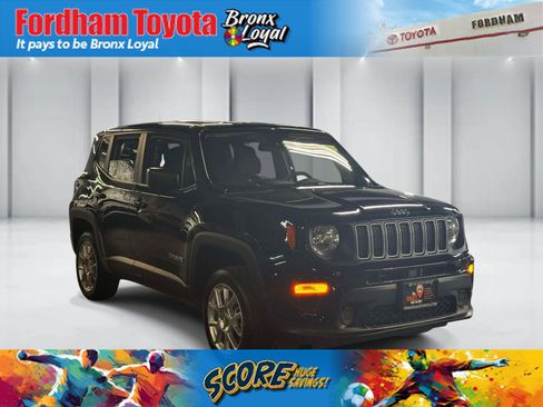 Used 2023 Jeep Renegade Latitude AWD/4WD image 1