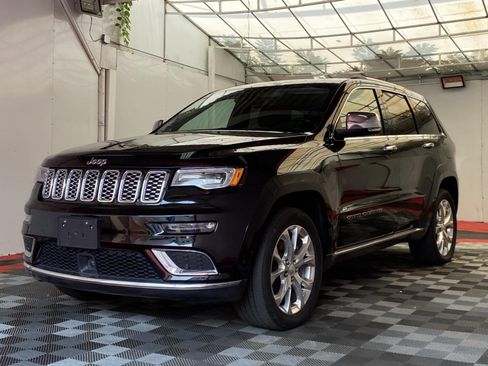 Used 2021 Jeep Grand Cherokee Summit AWD/4WD image 3