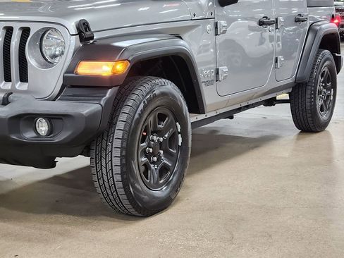 Used 2018 Jeep Wrangler Unlimited Sport image 17