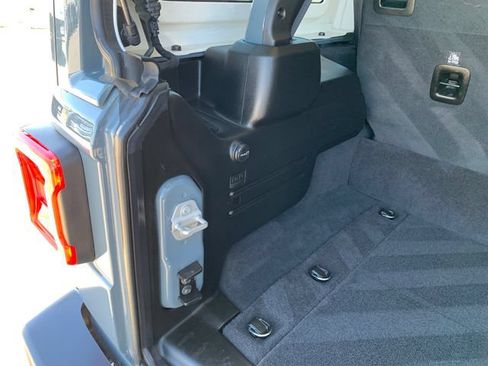 Used 2025 Jeep Wrangler Unlimited Sahara AWD/4WD image 13
