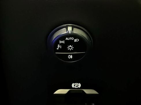 New 2025 Mercedes-Benz GLC 350e 4MATIC image 17