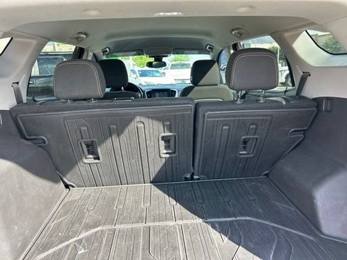 Used 2021 GMC Terrain SLE w/ Driver Convenience Package FWD image 8