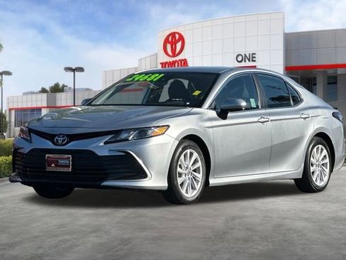 Used 2024 Toyota Camry LE image 10