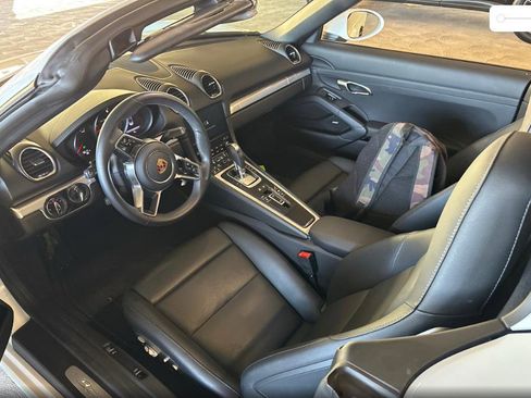 Used 2024 Porsche 718 Boxster image 4