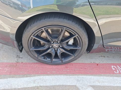 Used 2019 Genesis G70 3.3T Design image 11