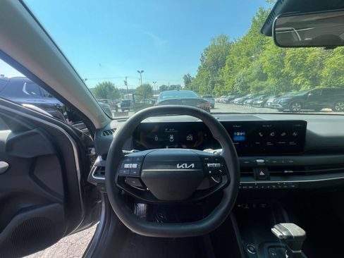 Used 2026 Kia K4 FWD image 25