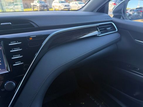 Used 2018 Toyota Camry LE w/ Convenience Package image 16