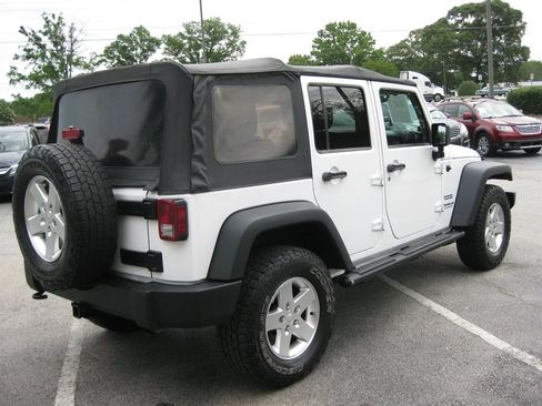 Used 2013 Jeep Wrangler Unlimited Sport AWD/4WD image 10