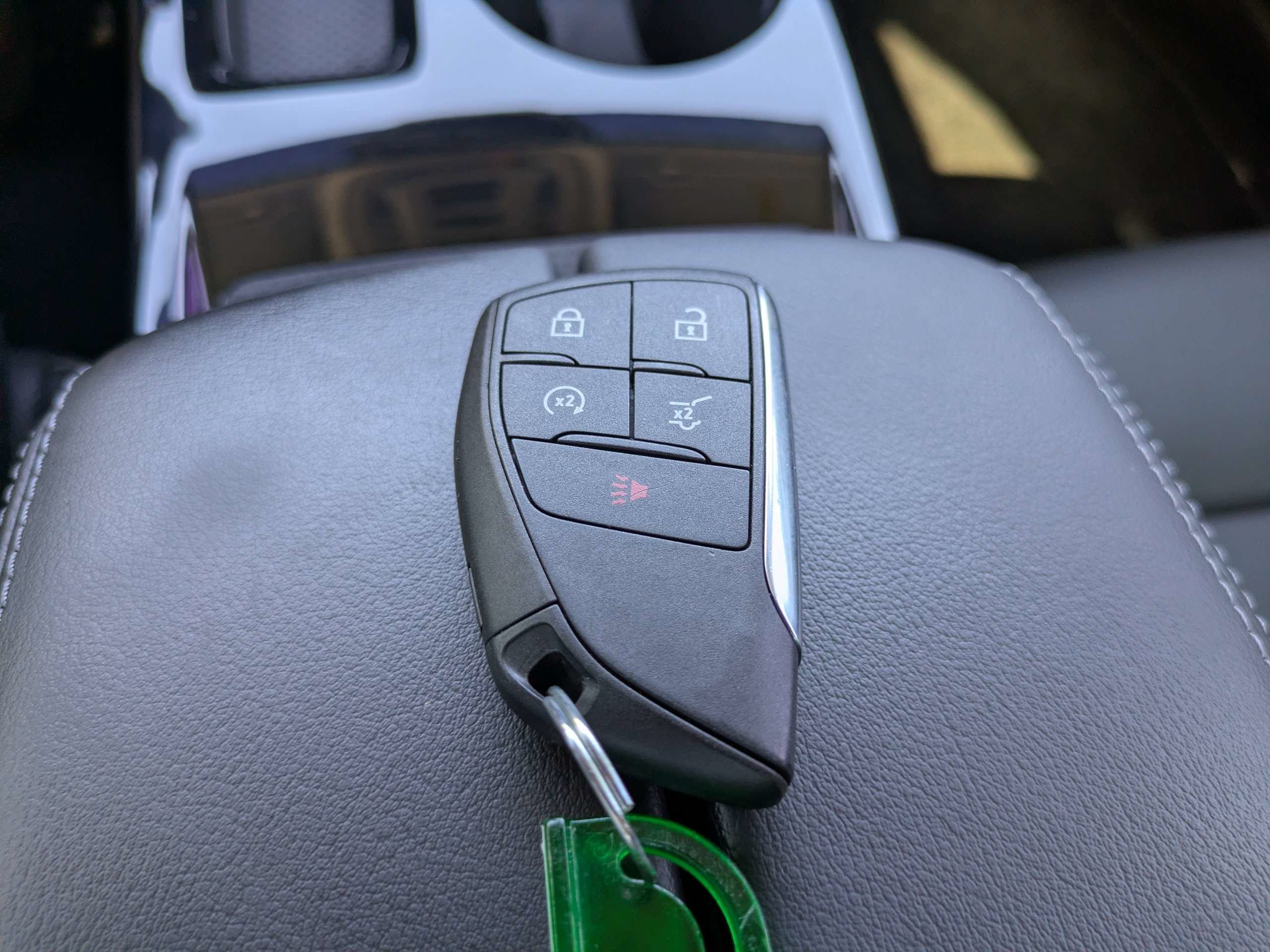 Used 2024 Buick Envision Avenir AWD/4WD image 32