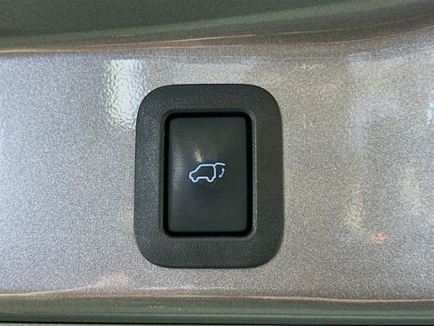 Used 2016 Toyota Highlander Limited Platinum image 33