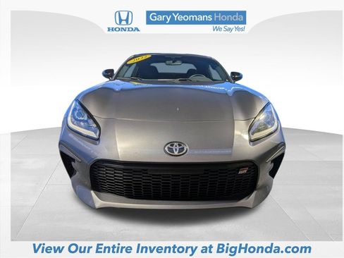 Used 2022 Toyota GR86 RWD image 11