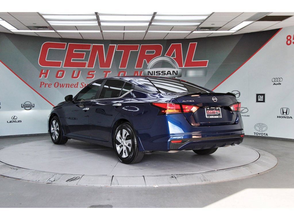 Certified 2024 Nissan Altima 2.5 S FWD image 4