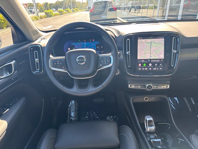 Used 2026 Volvo XC40 B5 Plus AWD/4WD image 21