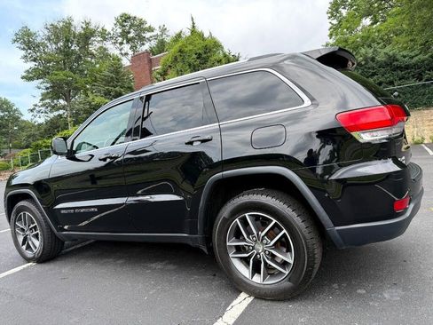 Used 2018 Jeep Grand Cherokee Laredo image 8