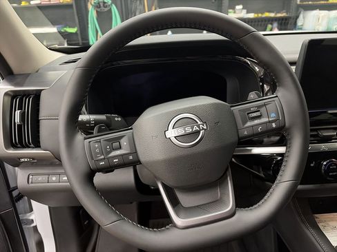 New 2026 Nissan Pathfinder SL image 14