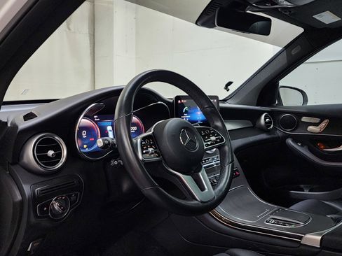 Used 2021 Mercedes-Benz GLC 300 4MATIC image 13