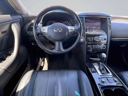 Used 2017 INFINITI QX70 AWD w/ Premium Package image 5