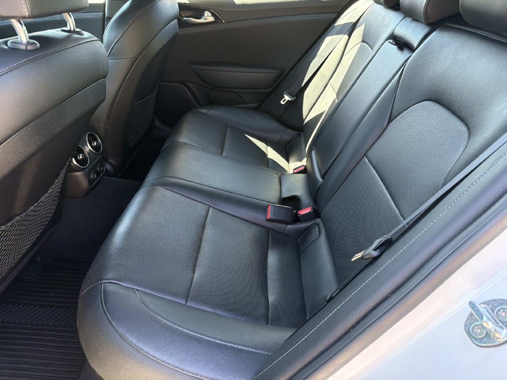Used 2022 Kia Stinger GT-Line AWD/4WD image 11