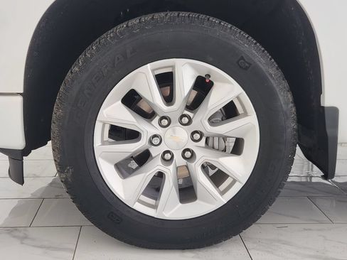 Used 2022 Chevrolet Silverado 1500 Custom RWD image 10