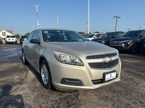 Used 2013 Chevrolet Malibu LS FWD image 3