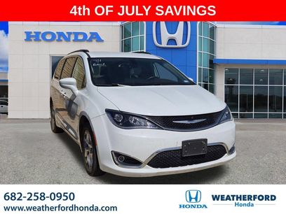 Used 2017 Chrysler Pacifica Touring-L w/ Tire & Wheel Group