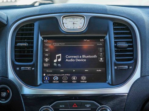 Used 2021 Chrysler 300 Touring image 12