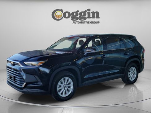 Certified 2025 Toyota Grand Highlander XLE image 2