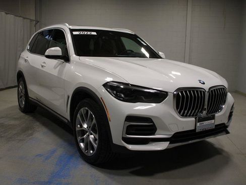 Used 2022 BMW X5 xDrive40i w/ Premium Package image 3