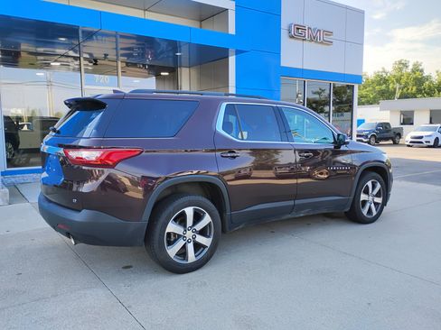 Used 2019 Chevrolet Traverse LT w/ LT Premium Package AWD/4WD image 6