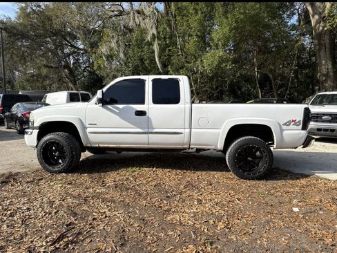 Used 2004 GMC Sierra 2500 SLE w/ Heavy-Duty Power Package image 4
