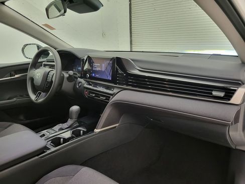 Used 2025 Toyota Camry LE FWD image 33