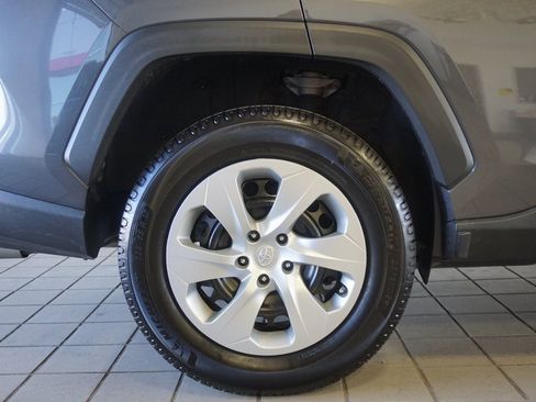 Certified 2022 Toyota RAV4 LE image 30